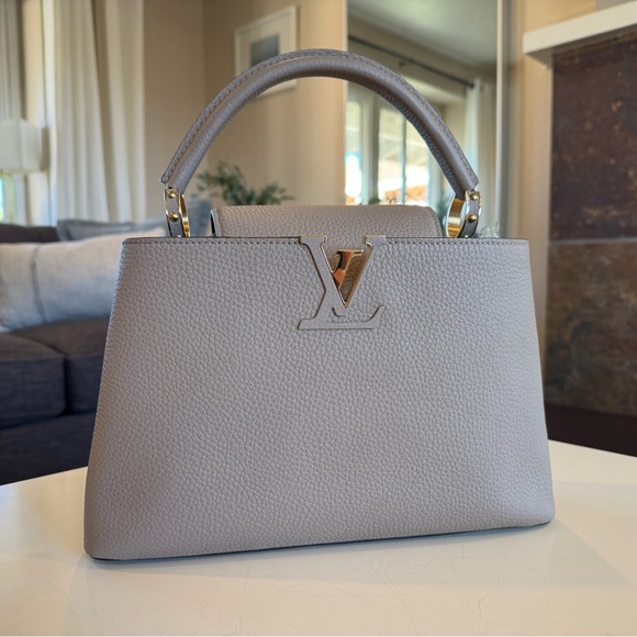 SOLD DO NOT BUY Louis Vuitton LV Monogram Authentic Capucines MM - Picture 13 of 17